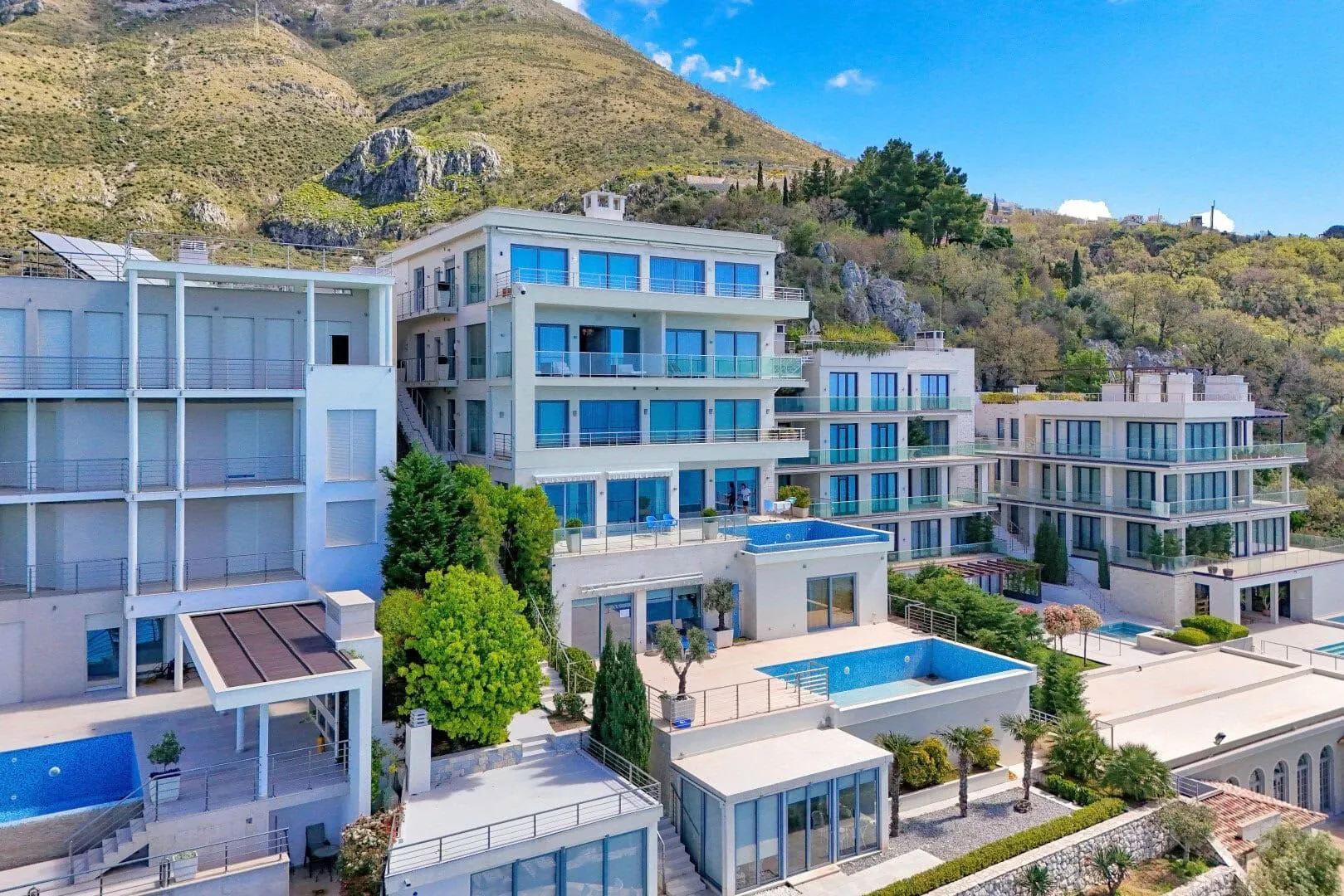 Prodaja, trosoban stan, 139m², Rijeka Reževići, Budva