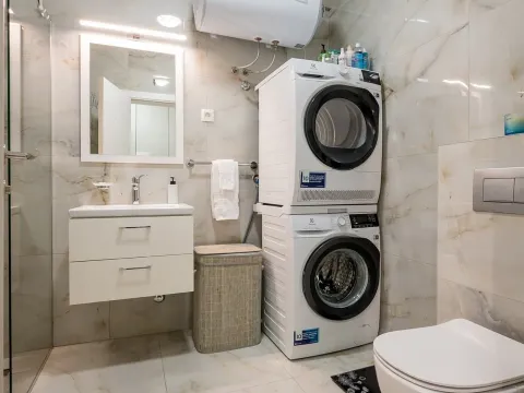 Prodaja, dvosoban stan, 63m², Pod Kuk, Tivat - image 10
