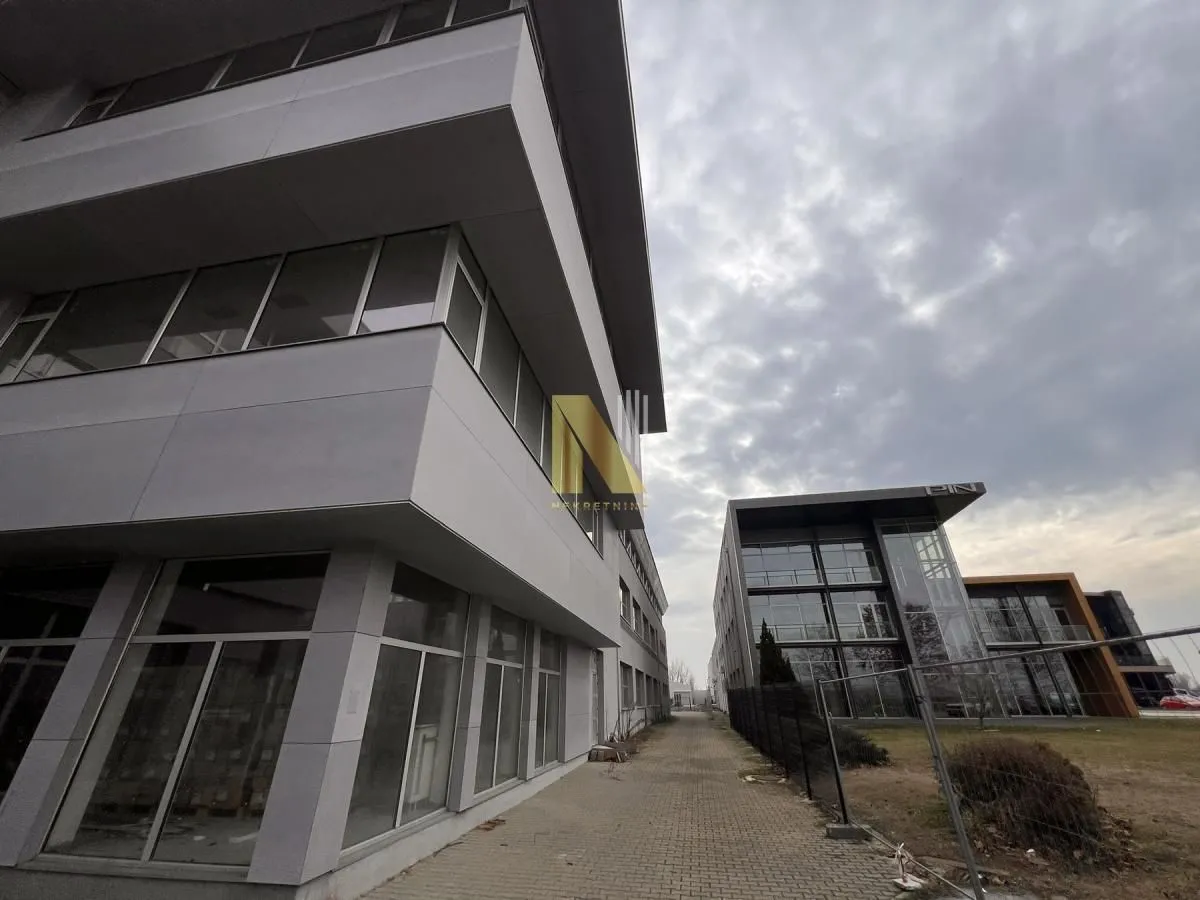 Rent, office space, 4513m², Šangaj, Novi Sad Sve Podlokacije