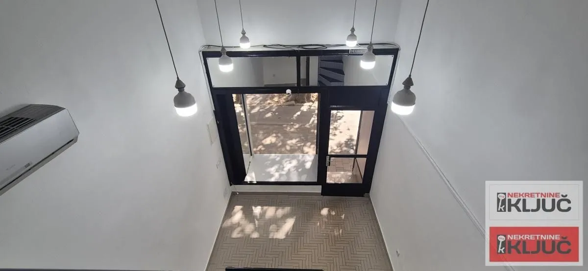 Rent, office space, 24m², Centar, Novi Sad