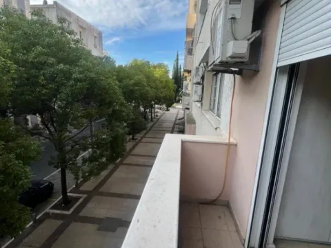 Rent, office space, 75m², Centar, Podgorica - image 12