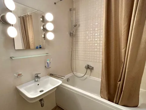 Izdavanje, jednosoban stan, 49m², Vezirov Most, Podgorica - image 9