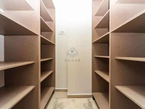 Izdavanje, dvosoban stan, 88m², Stara Varoš, Podgorica - image 13