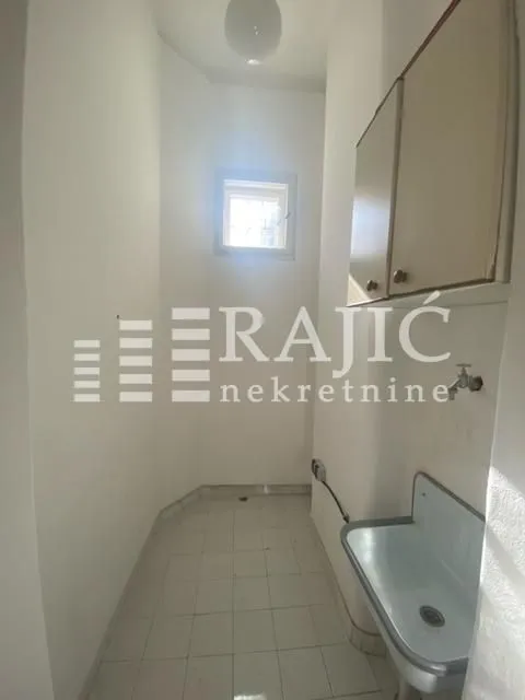 Rent, office space, 140m², Slavija, Vračar Sve Podlokacije