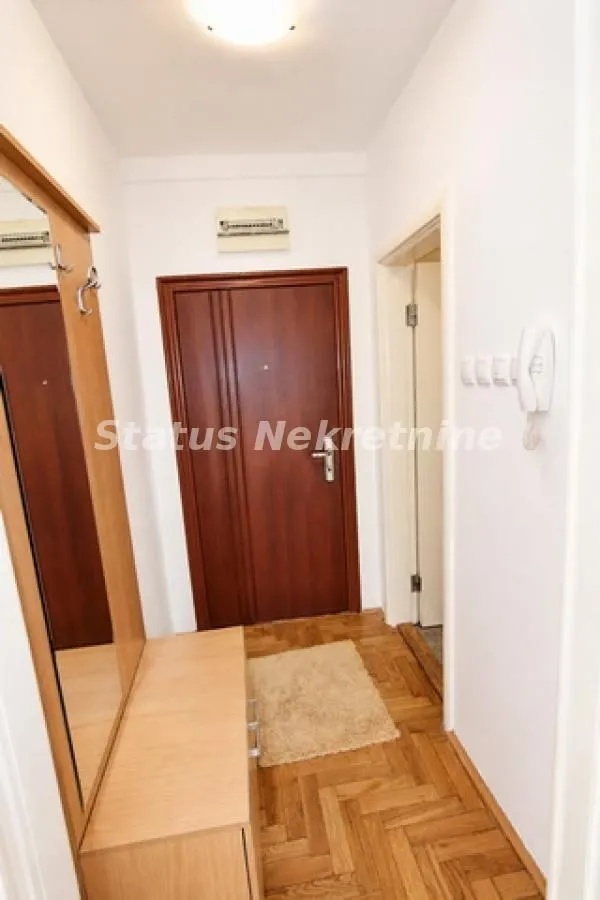 Prodaja, garsonjera, 24m², Bulevar Evrope, Novi Sad Sve Podlokacije
