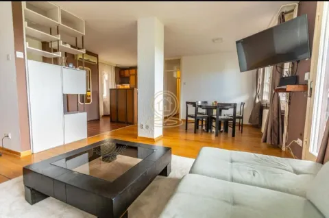 Izdavanje, četvorosoban stan, 90m², Novi Beograd Blok 19, Novi Beograd Sve Podlokacije - image 4