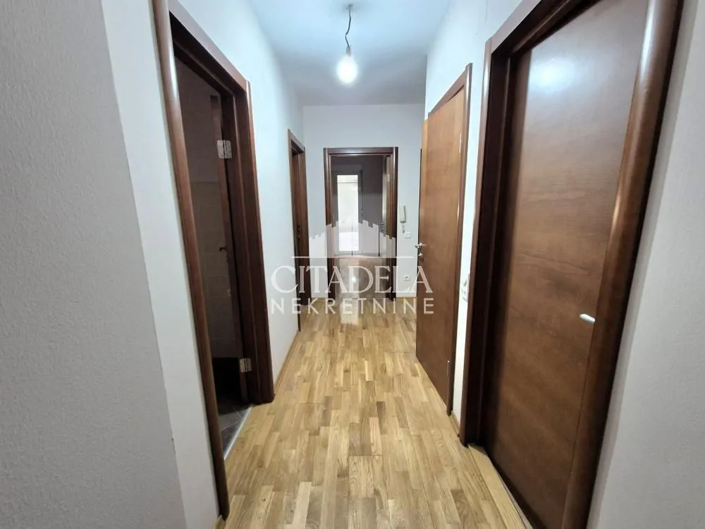 Prodaja, trosoban stan, 74m², Vračar Hram, Vračar Sve Podlokacije