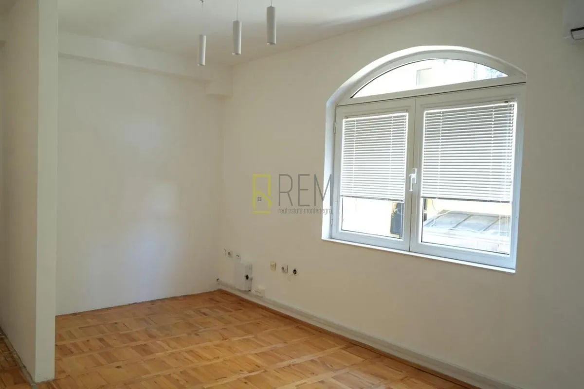 Rent, office space, 174m², Centar, Podgorica