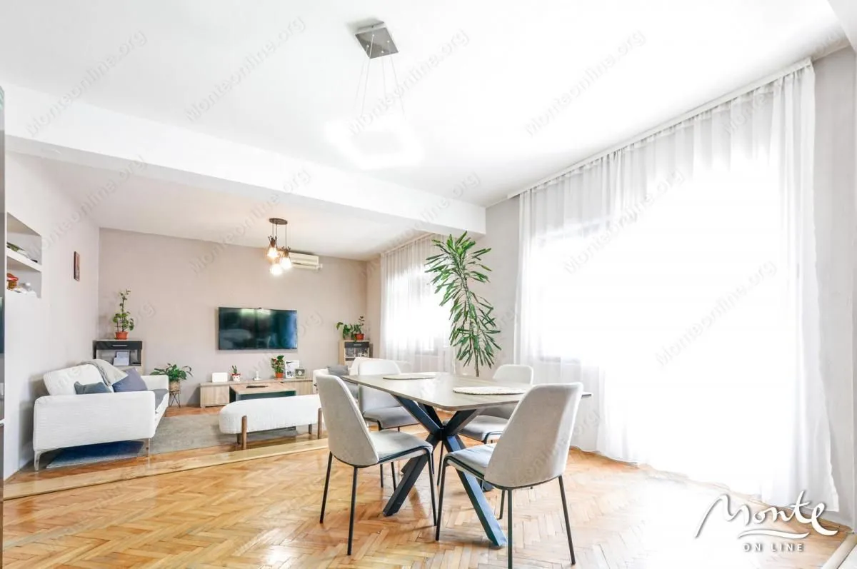 Prodaja, kuća, 525m², Centar, Tivat