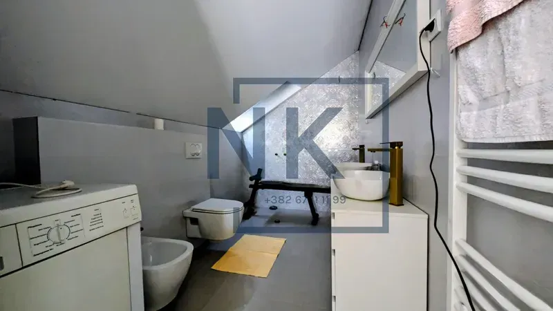 Izdavanje, trosoban stan, 130m², Vranići, Podgorica