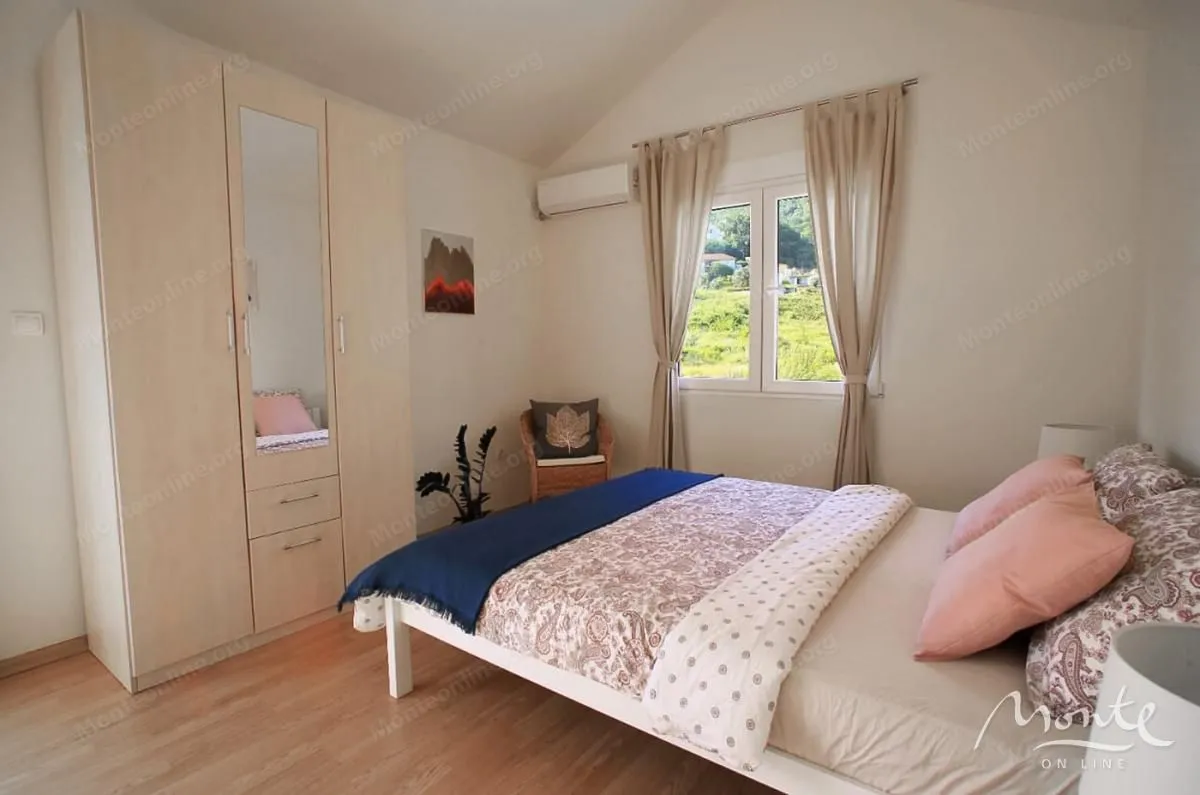 Prodaja, dvosoban stan, 82m², Đenovići, Herceg Novi