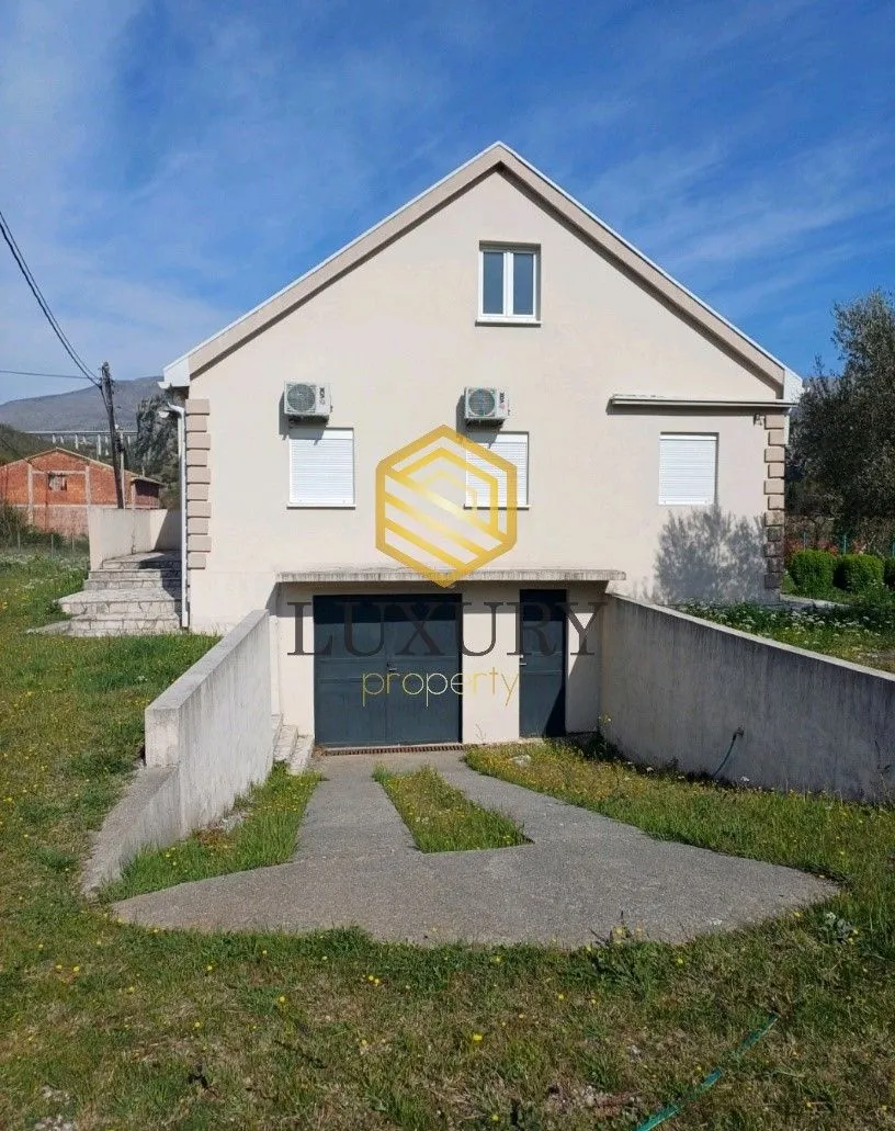 Prodaja, kuća, 81m², Bioče, Podgorica