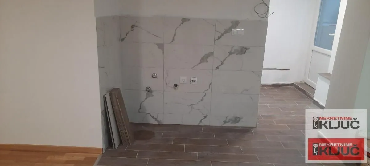 Prodaja, garsonjera, 28m², Adice, Novi Sad Sve Podlokacije
