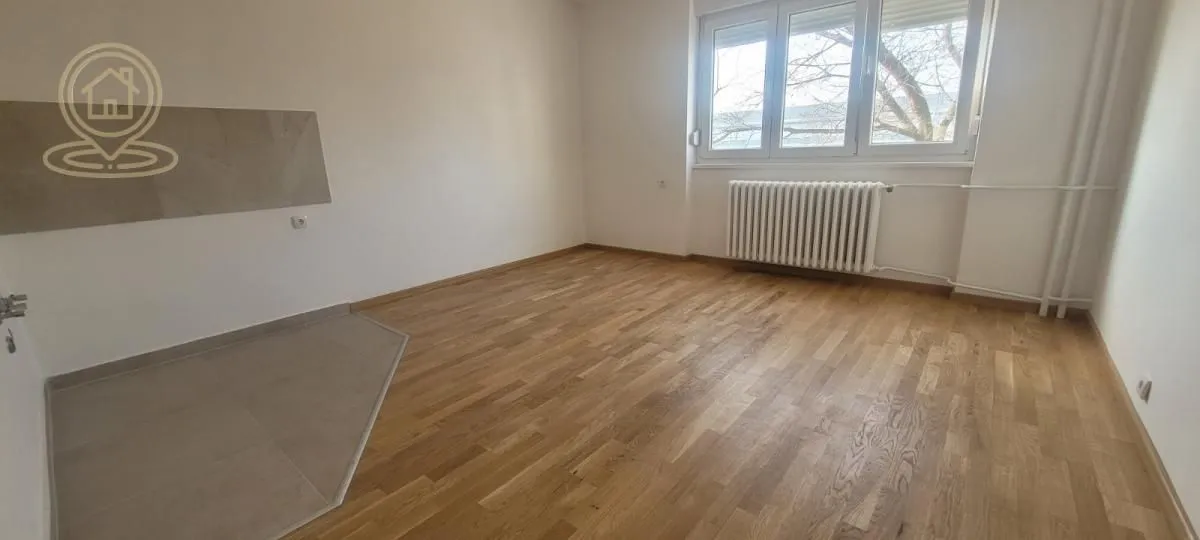 Prodaja, trosoban stan, 54m², Sajmište, Novi Sad