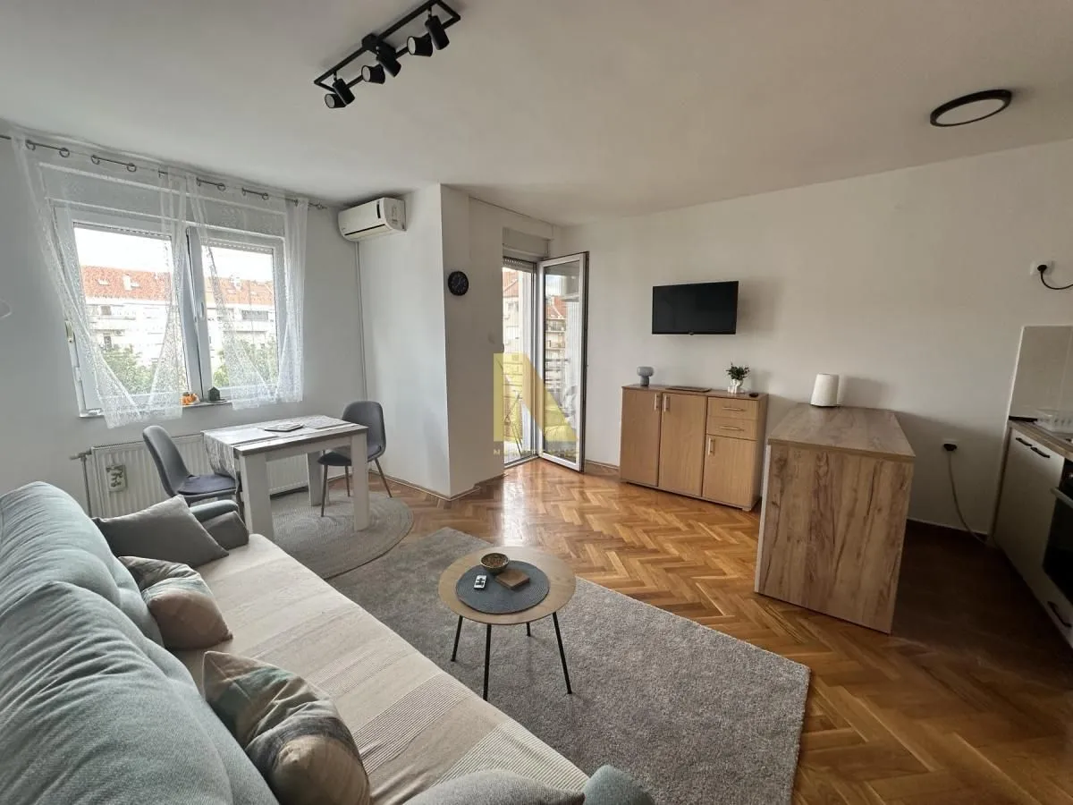 Izdavanje, garsonjera, 29m², Nova Detelinara, Novi Sad Sve Podlokacije