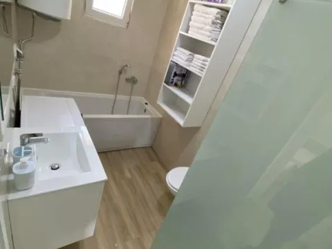 Izdavanje, trosoban stan, 110m², Gradiošnica, Tivat - image 3