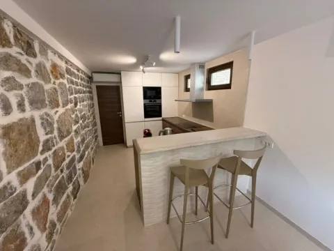 Rent, house, 150m², Kavač, Kotor - image 3