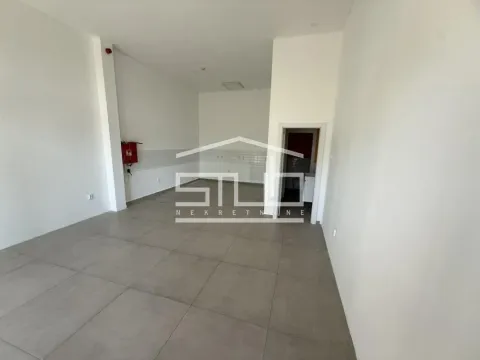Rent, office space, 39m², Novi Beograd Blok 65, Novi Beograd Sve Podlokacije - image 2