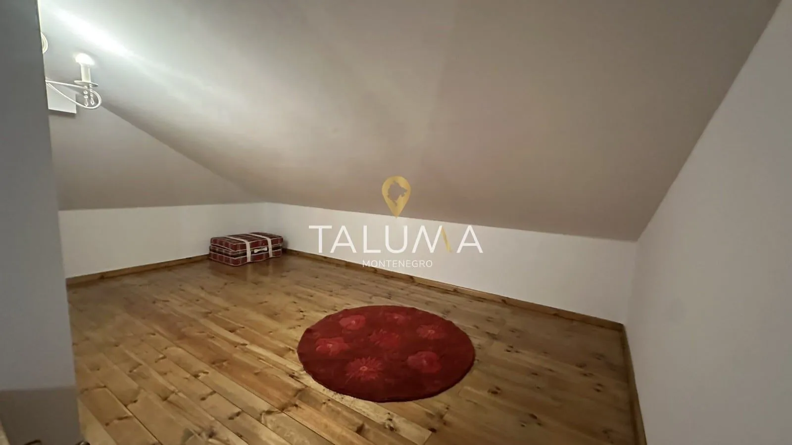 Rent, house, 200m², Tološi, Podgorica