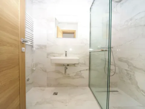 Izdavanje, trosoban stan, 104m², Podgorica, Crna Gora - image 11