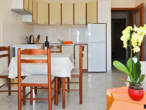 Izdavanje, jednosoban stan, 48m², Seljanovo, Tivat - image 3