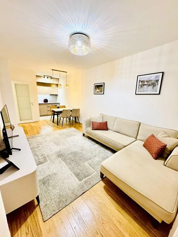 Izdavanje, jednosoban stan, 50m², Central Point, Podgorica