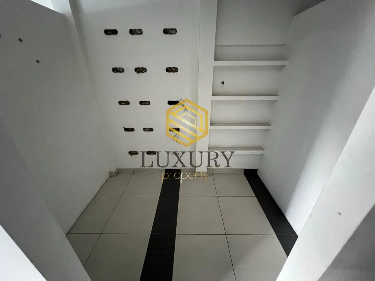 Sale, office space, 91m², Zagorič, Podgorica