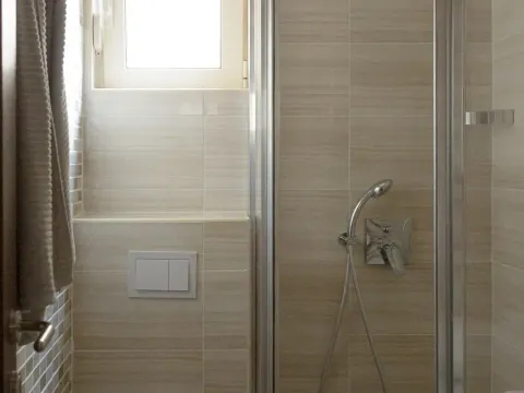 Izdavanje, garsonjera, 30m², Budva, Crna Gora - image 17