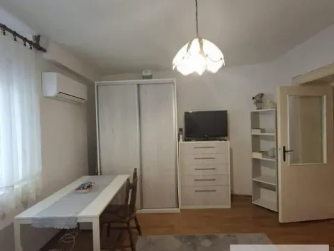Izdavanje, jednosoban stan, 30m², Stari Grad, Beograd - image 3