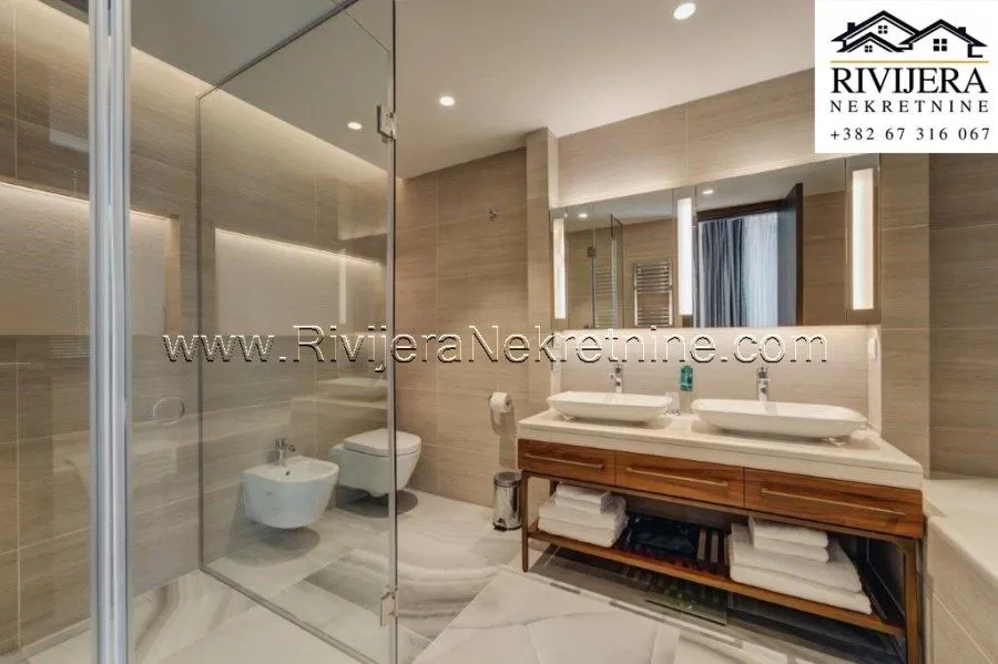 Prodaja, trosoban stan, 238m², Kumbor, Herceg Novi