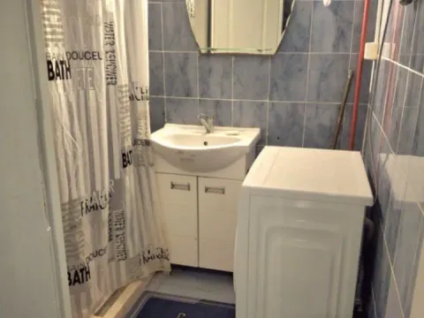 Izdavanje, garsonjera, 31m², Šušanj, Bar - image 4