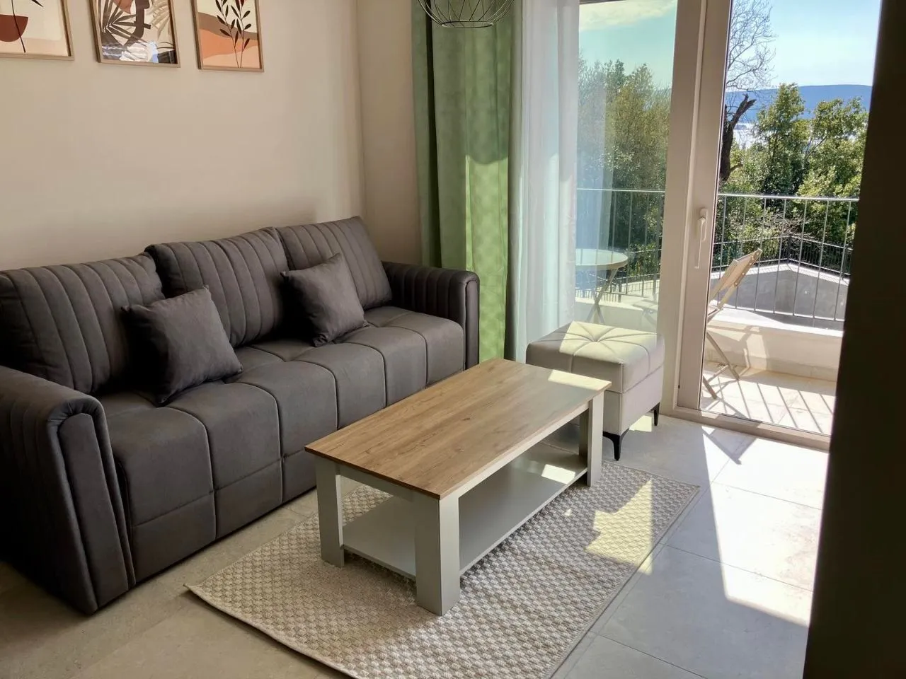 Izdavanje, jednosoban stan, 40m², Tripovići, Tivat