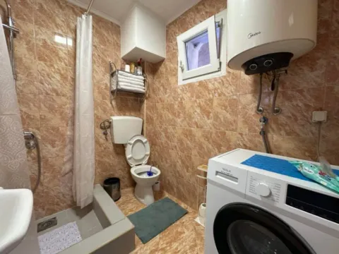 Izdavanje, dvosoban stan, 120m², Stari Aerodrom, Podgorica - image 4