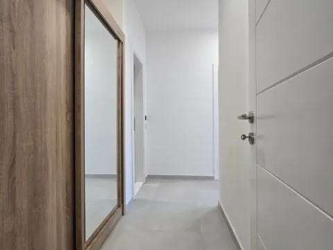 Izdavanje, dvosoban stan, 80m², Gorica C, Podgorica - image 12