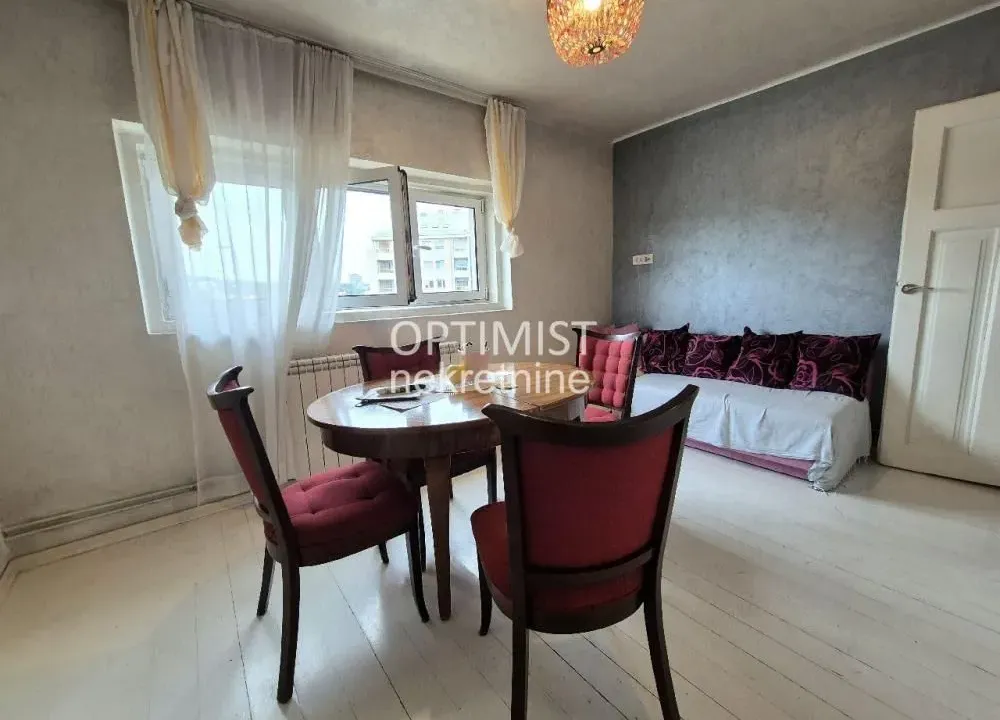 Izdavanje, dvosoban stan, 43m², Južni Bulevar, Vračar Sve Podlokacije