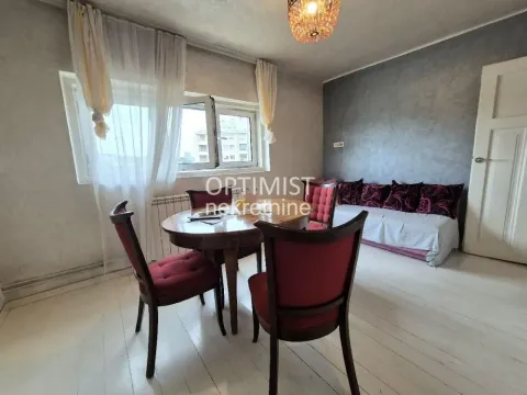 Izdavanje, dvosoban stan, 43m², Južni Bulevar, Vračar Sve Podlokacije - image 1