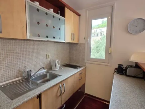 Rent, one bedroom apartment, 40m², Kamenovo, Budva - image 11