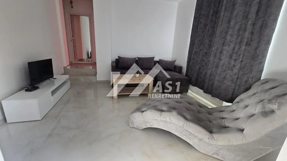 Izdavanje, jednosoban stan, 35m², Stari Majur, Petrovaradin