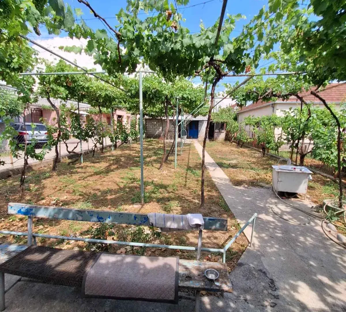 Prodaja, kuća, 90m², Tološi, Podgorica
