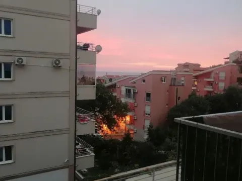 Rent, two bedroom apartment, 81m², Petrovac, Budva - image 7