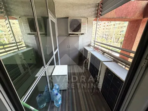 Rent, office space, 122m², Preko Morače, Podgorica - image 12