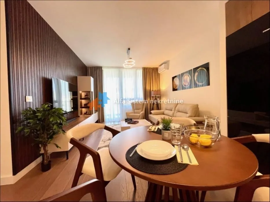 Izdavanje, dvosoban stan, 60m², Savski Venac, Beograd