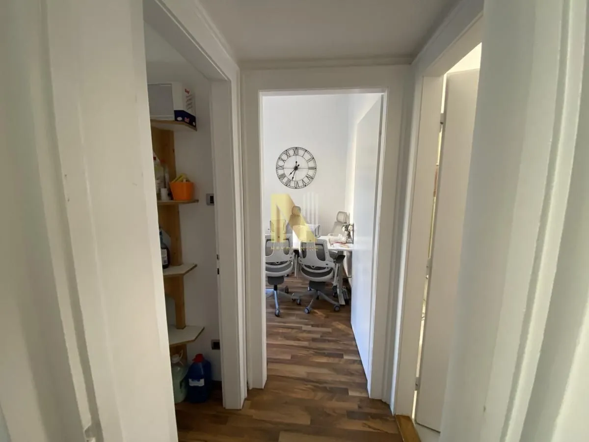 Prodaja, četvorosoban stan, 131m², Centar, Novi Sad
