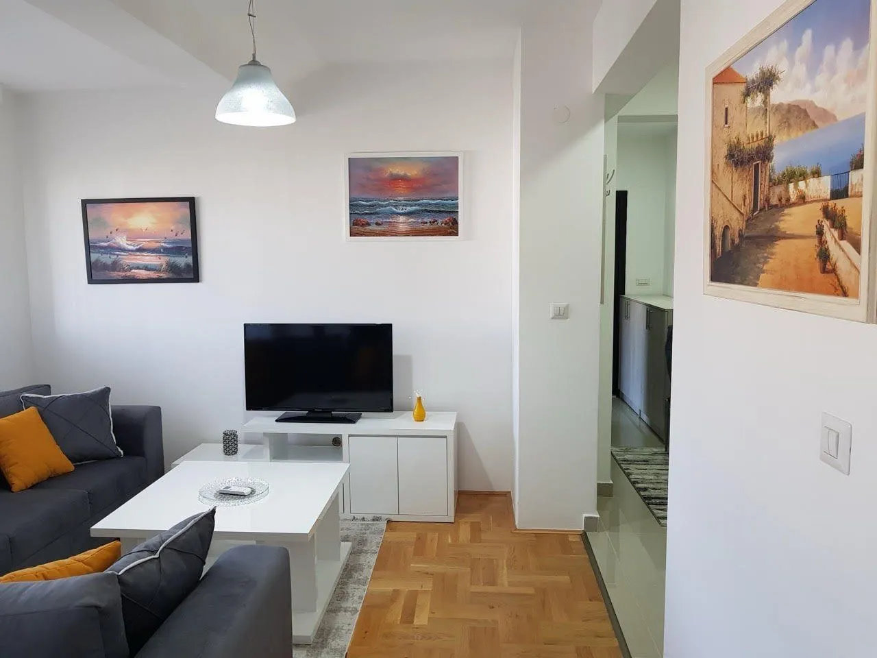 Izdavanje, dvosoban stan, 70m², Vezirov Most, Podgorica