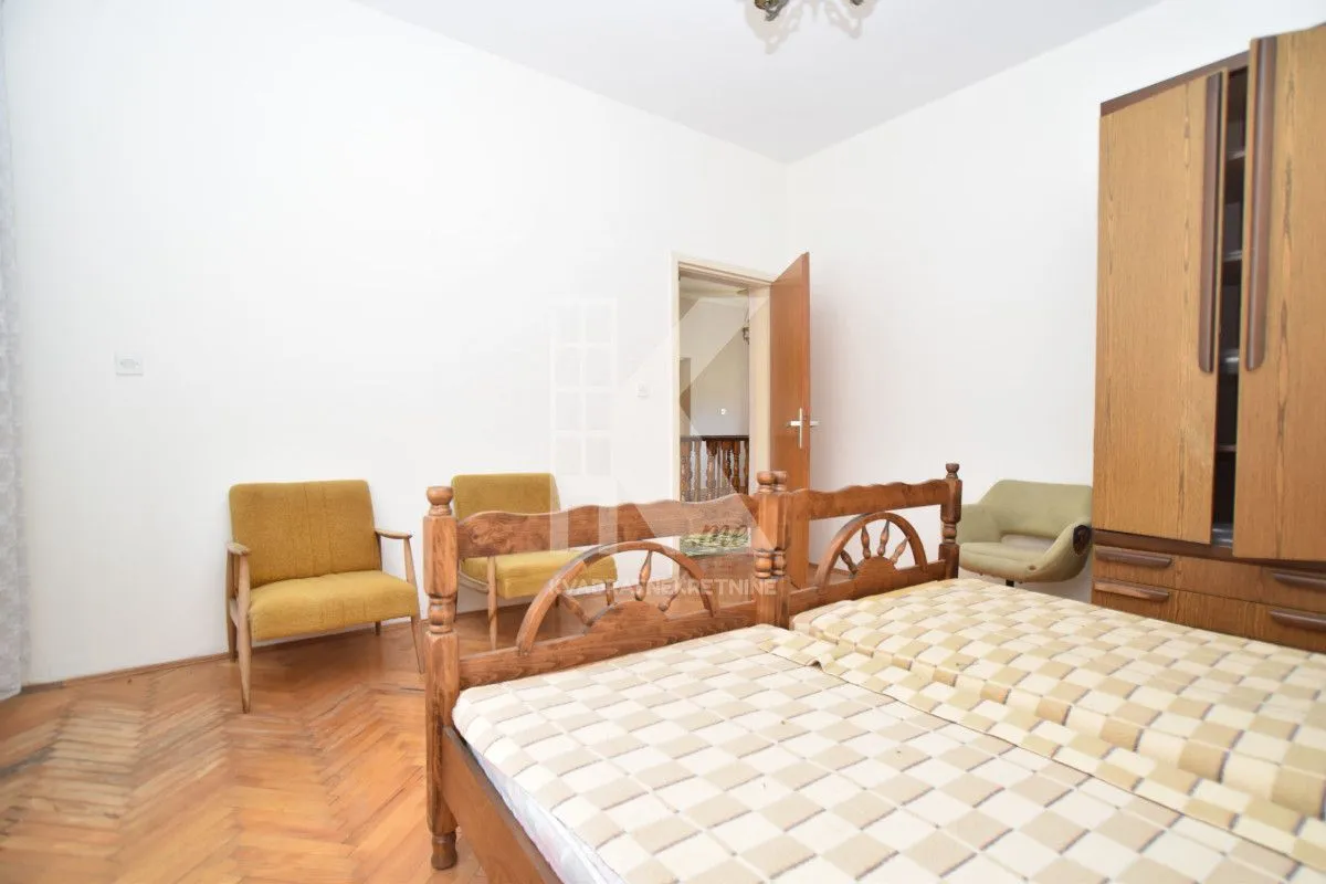 Sale, house, 240m², Dahna, Podgorica