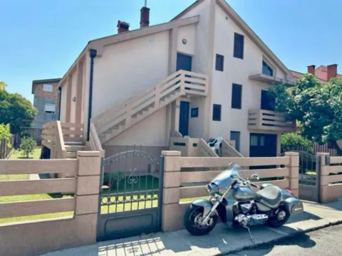 Prodaja, kuća, 260m², Stari Aerodrom, Podgorica - image 2