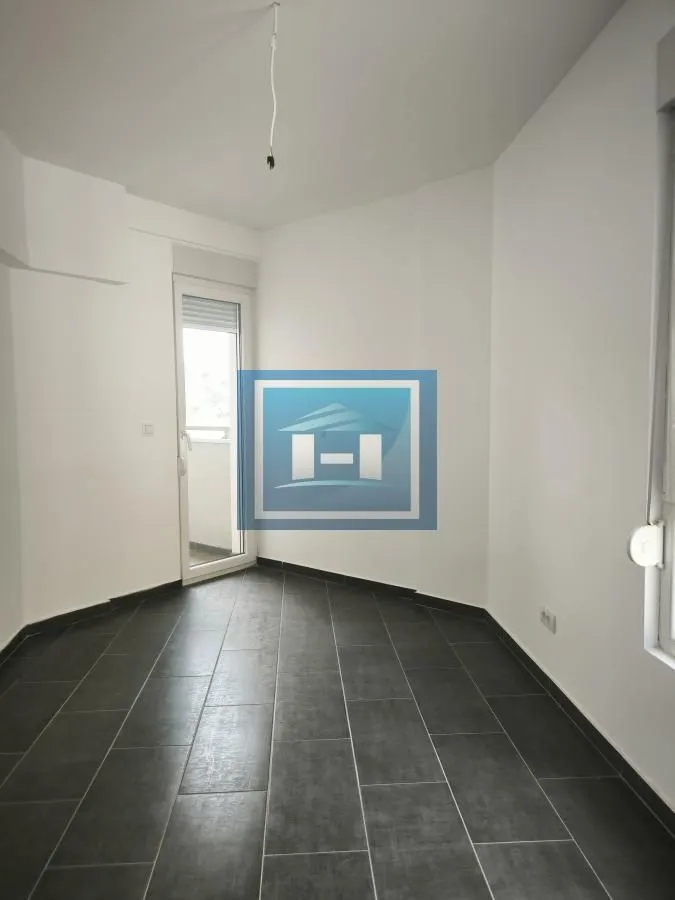 Izdavanje, stan, 223m², Centar, Ćuprija