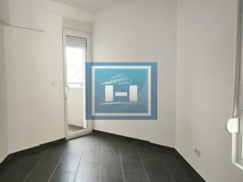 Izdavanje, stan, 223m², Centar, Ćuprija - image 18