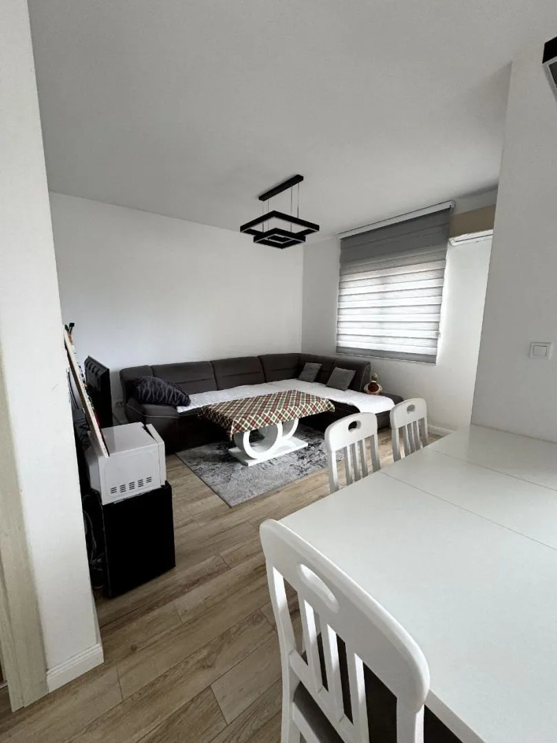 Izdavanje, jednosoban stan, 47m², Budva, Crna Gora