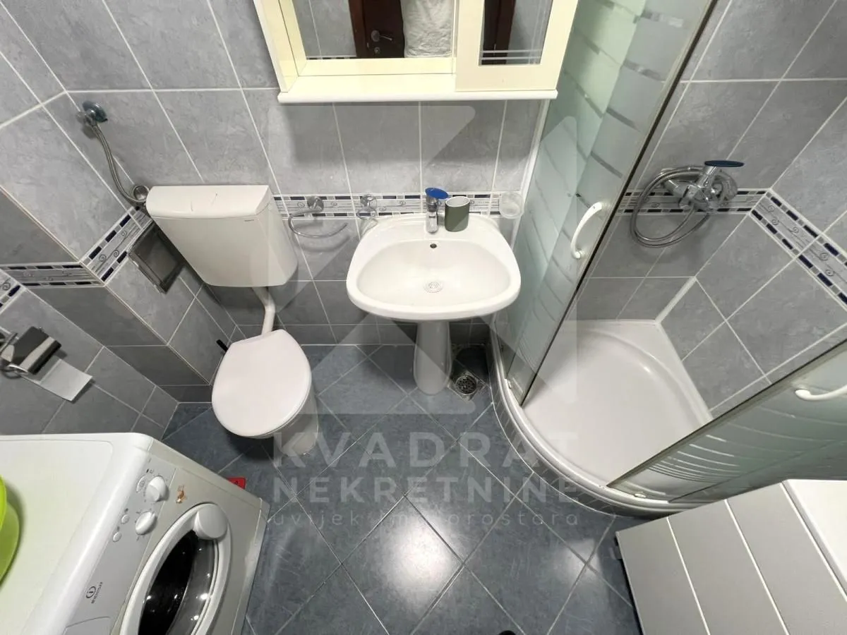Izdavanje, jednosoban stan, 35m², Vezirov Most, Podgorica